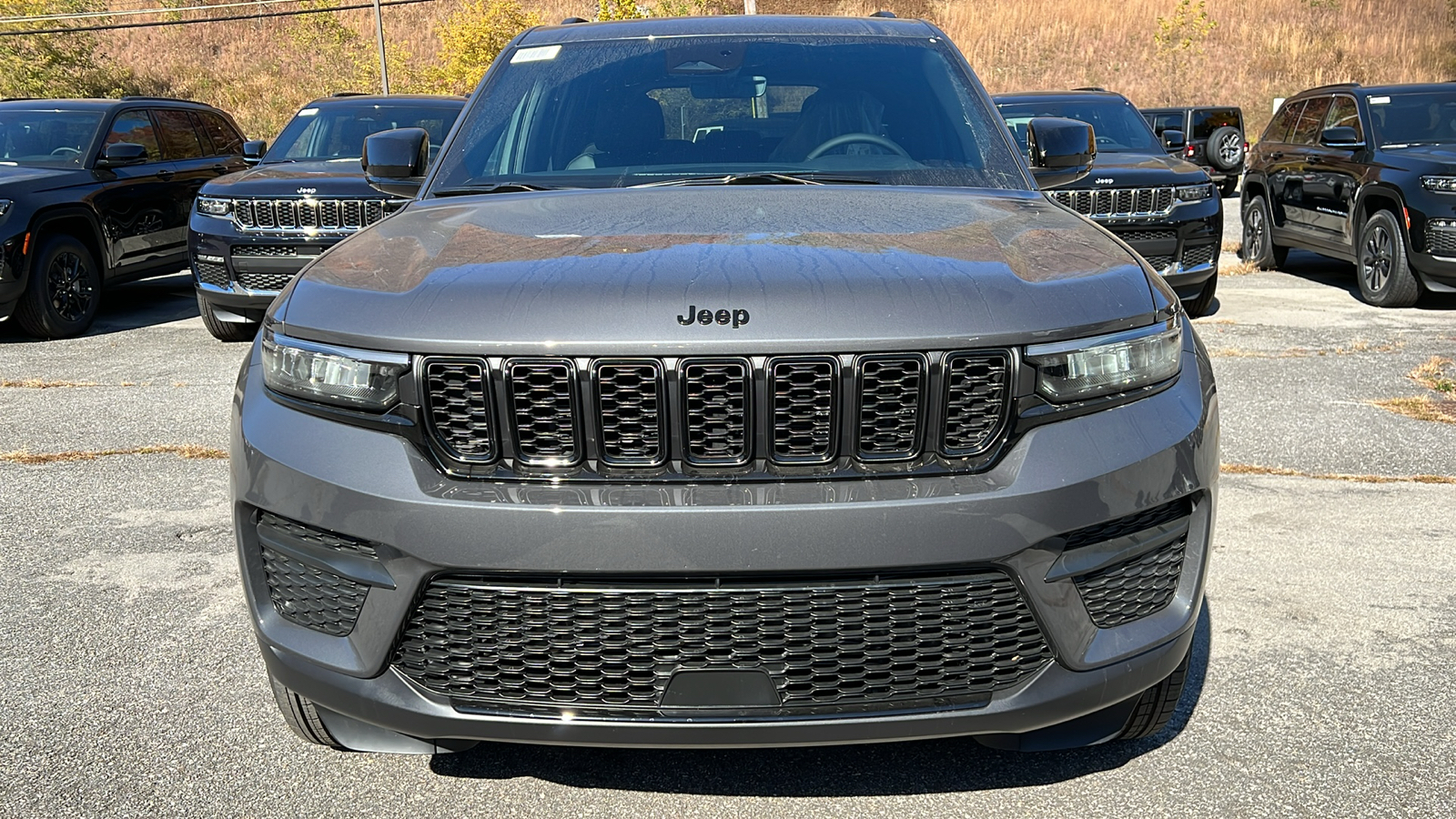 2025 Jeep Grand Cherokee LAREDO 2