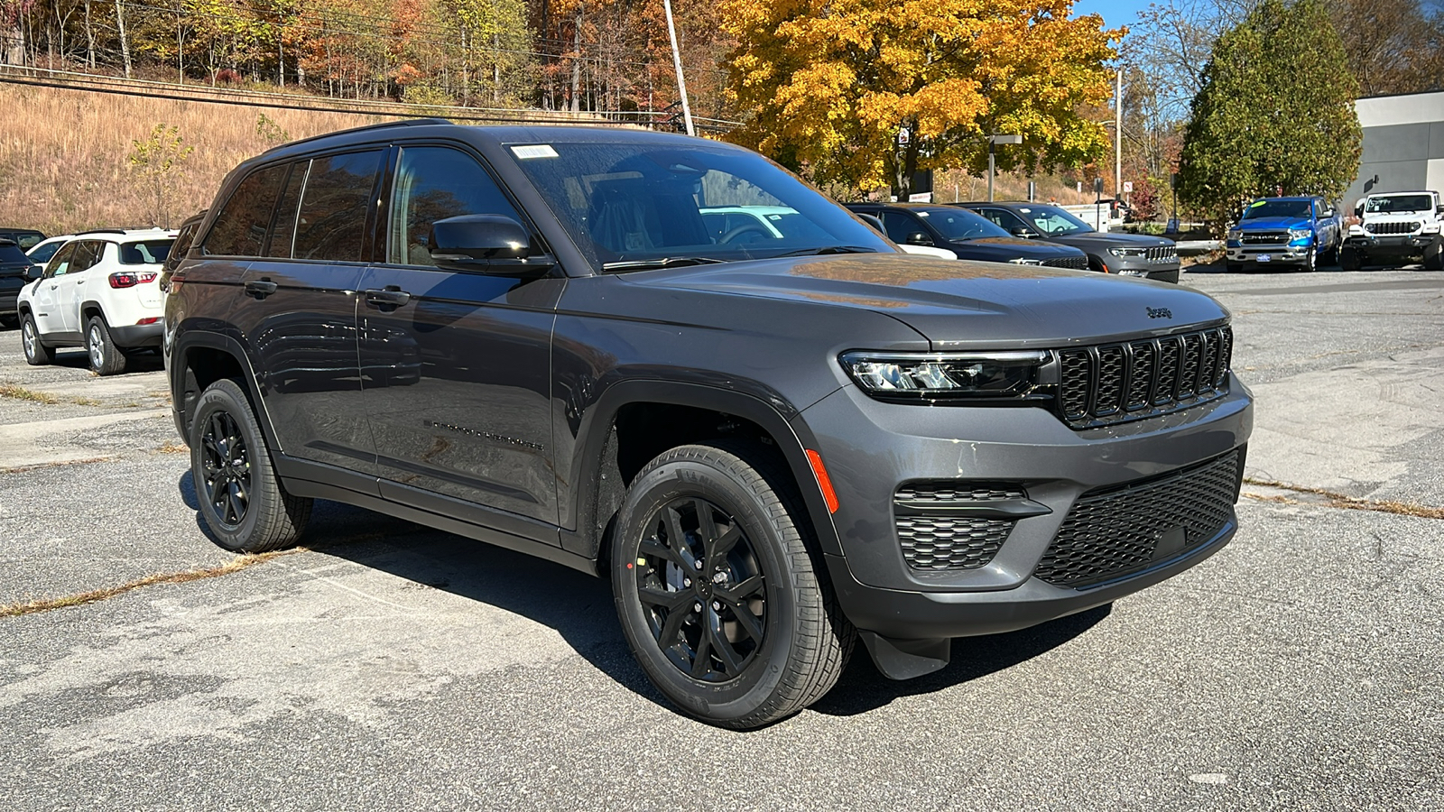 2025 Jeep Grand Cherokee LAREDO 3