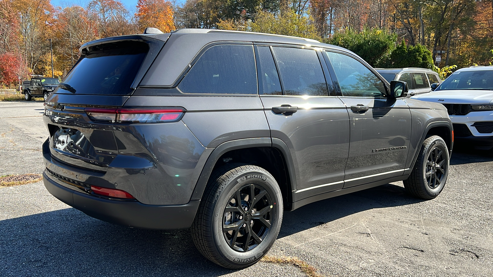 2025 Jeep Grand Cherokee LAREDO 4