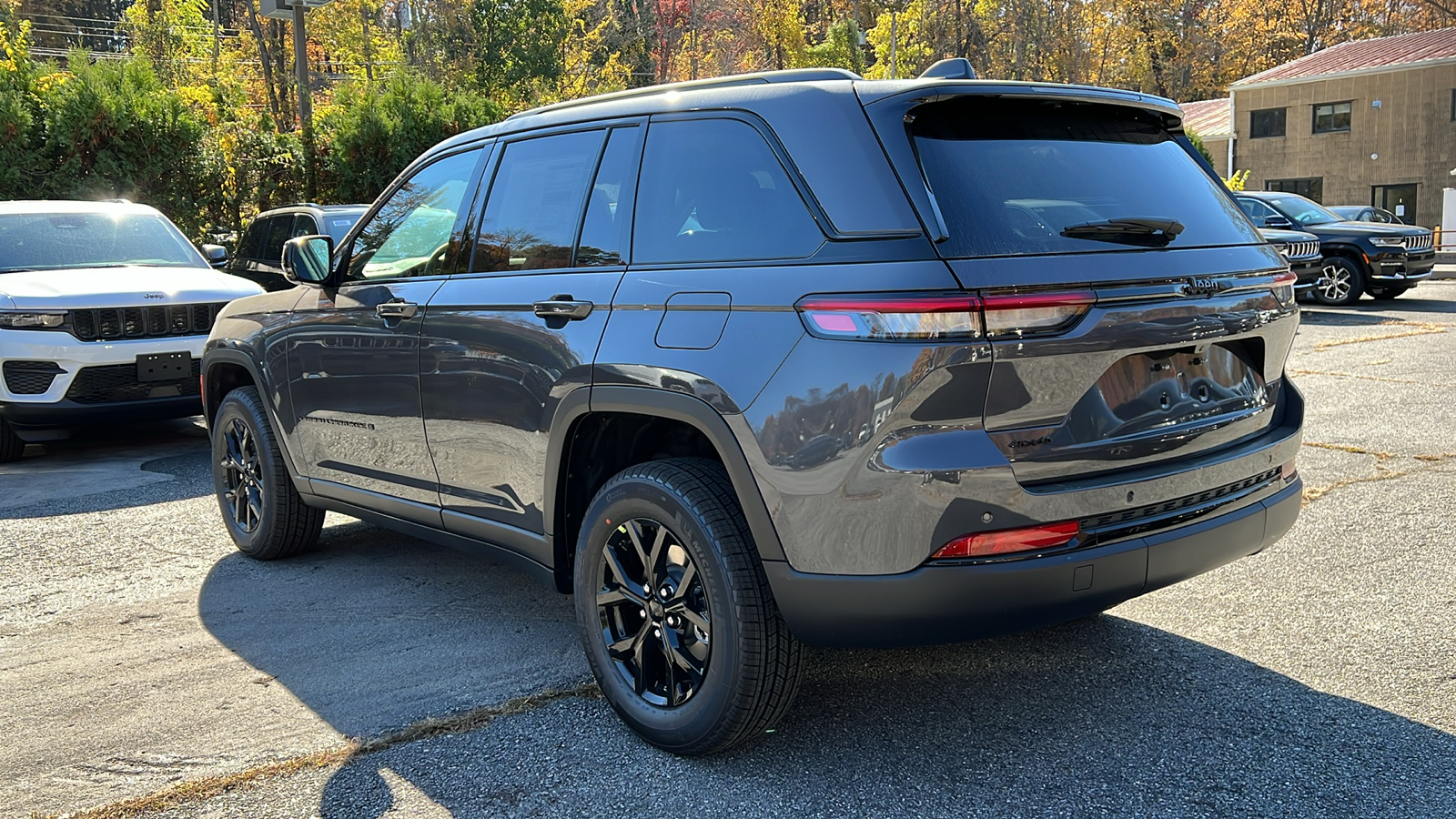 2025 Jeep Grand Cherokee LAREDO 6