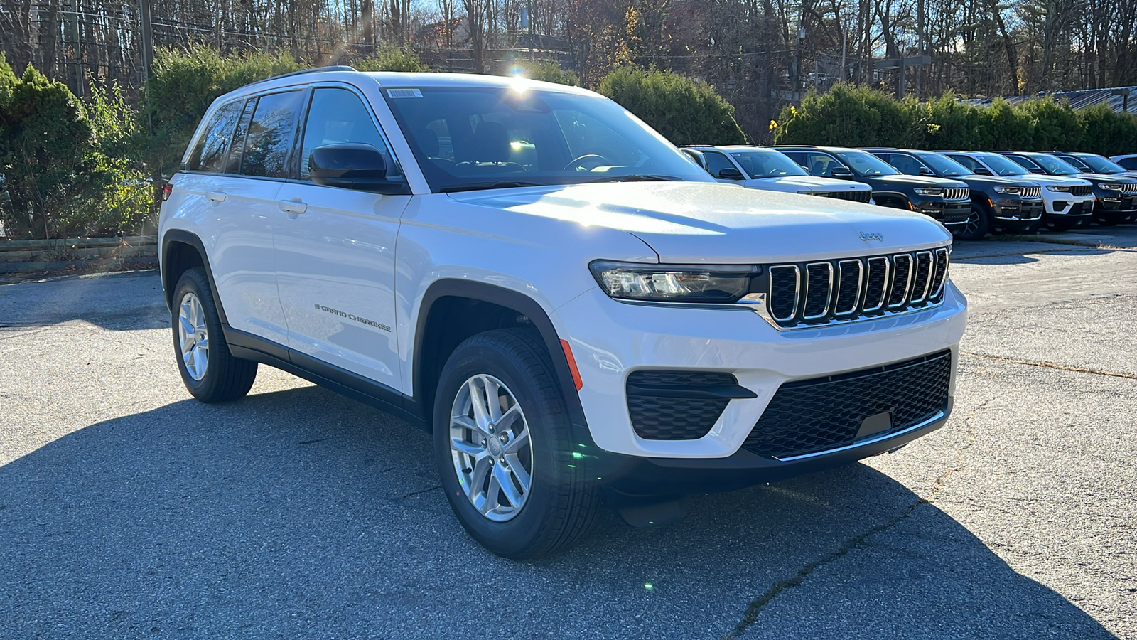 2025 Jeep Grand Cherokee LAREDO 3