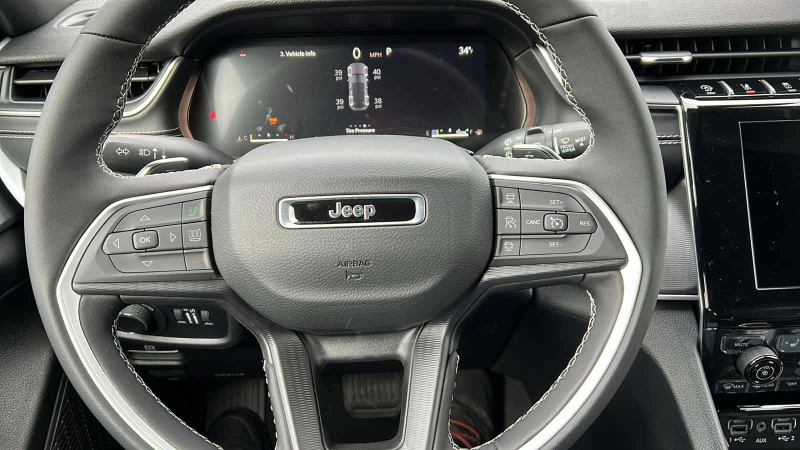 2025 Jeep Grand Cherokee LAREDO 10