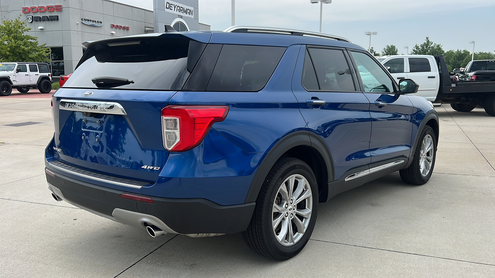 2023 Ford Explorer Limited 3