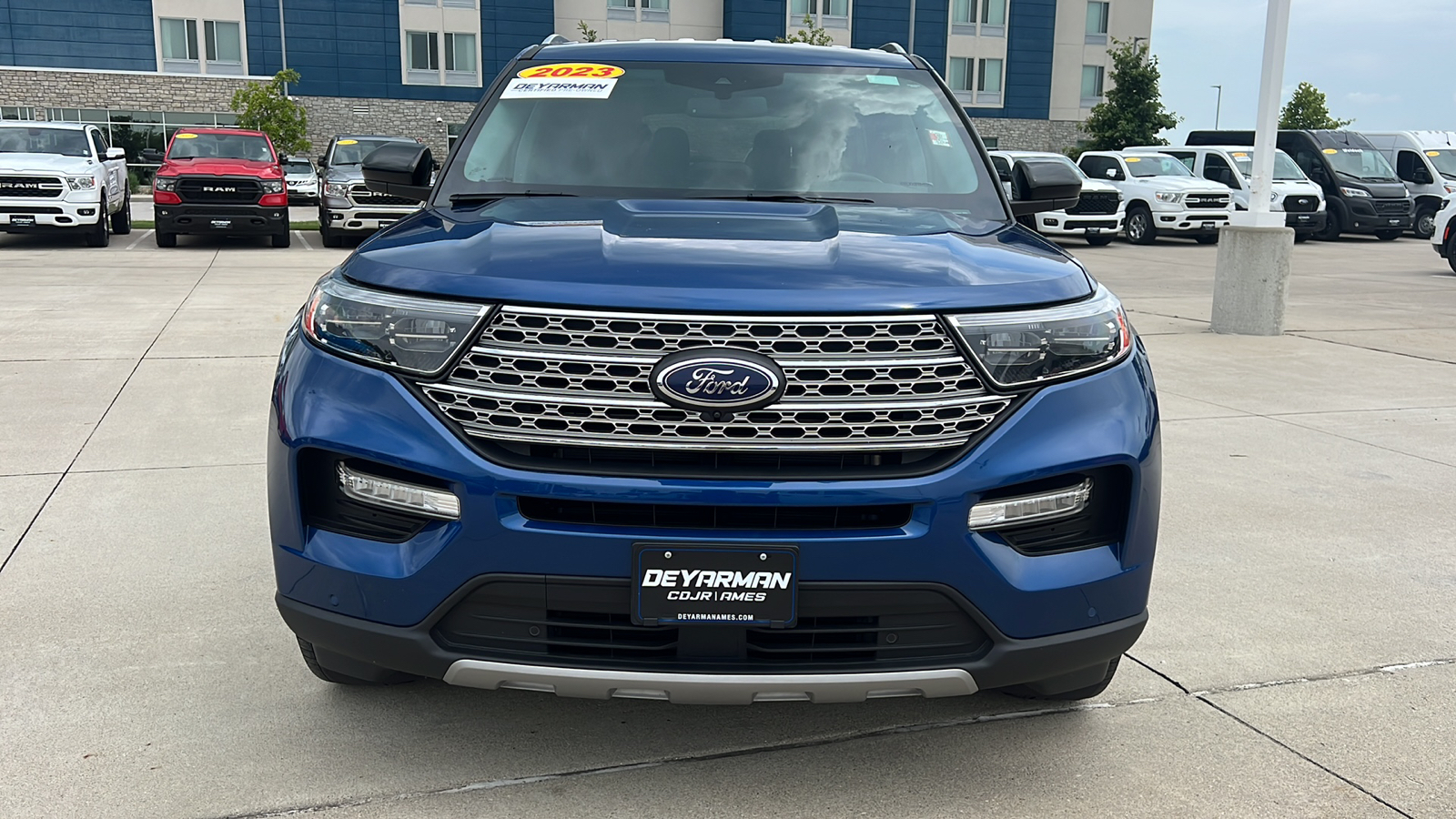 2023 Ford Explorer Limited 8