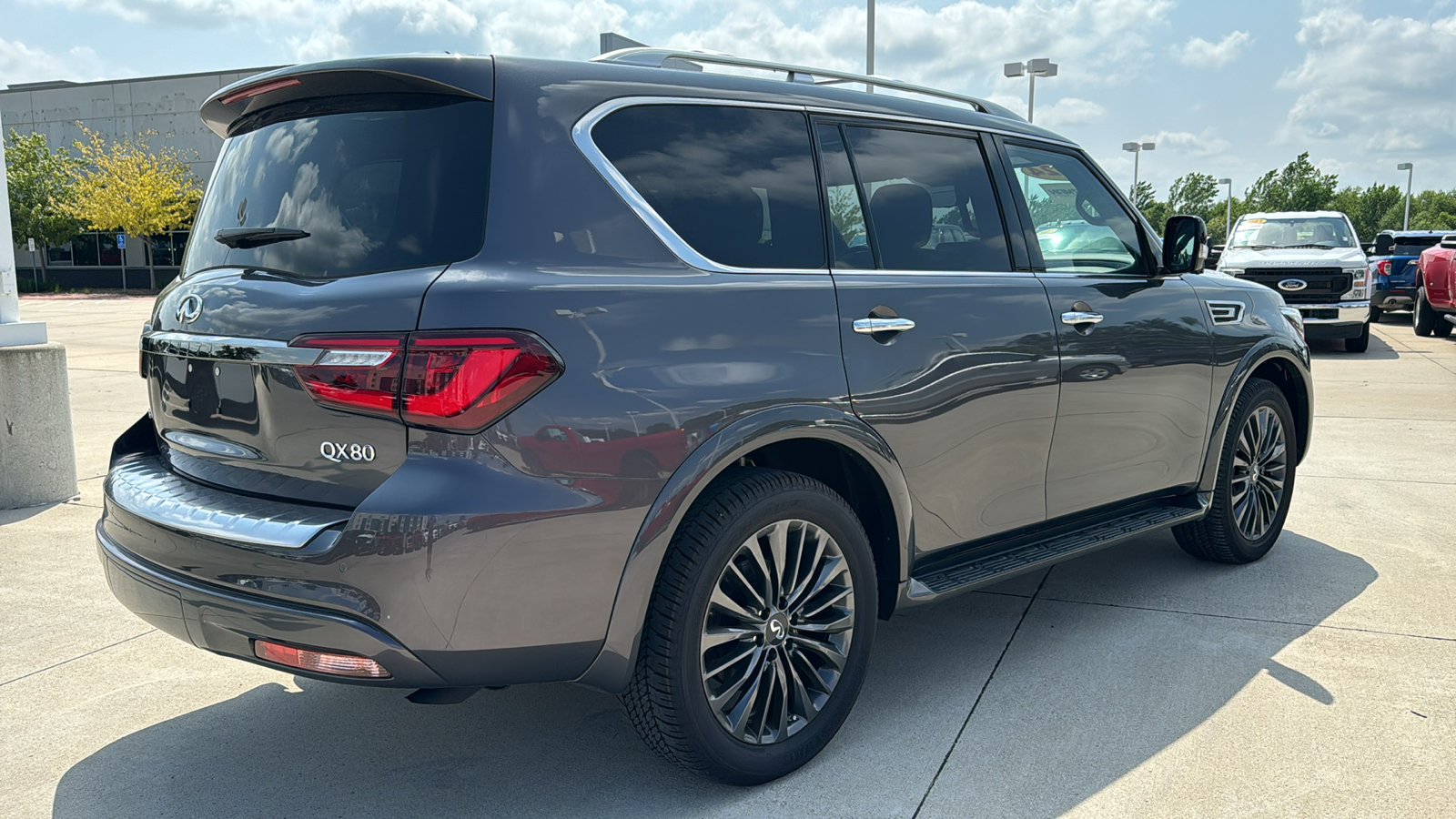 2024 INFINITI QX80 Sensory 3