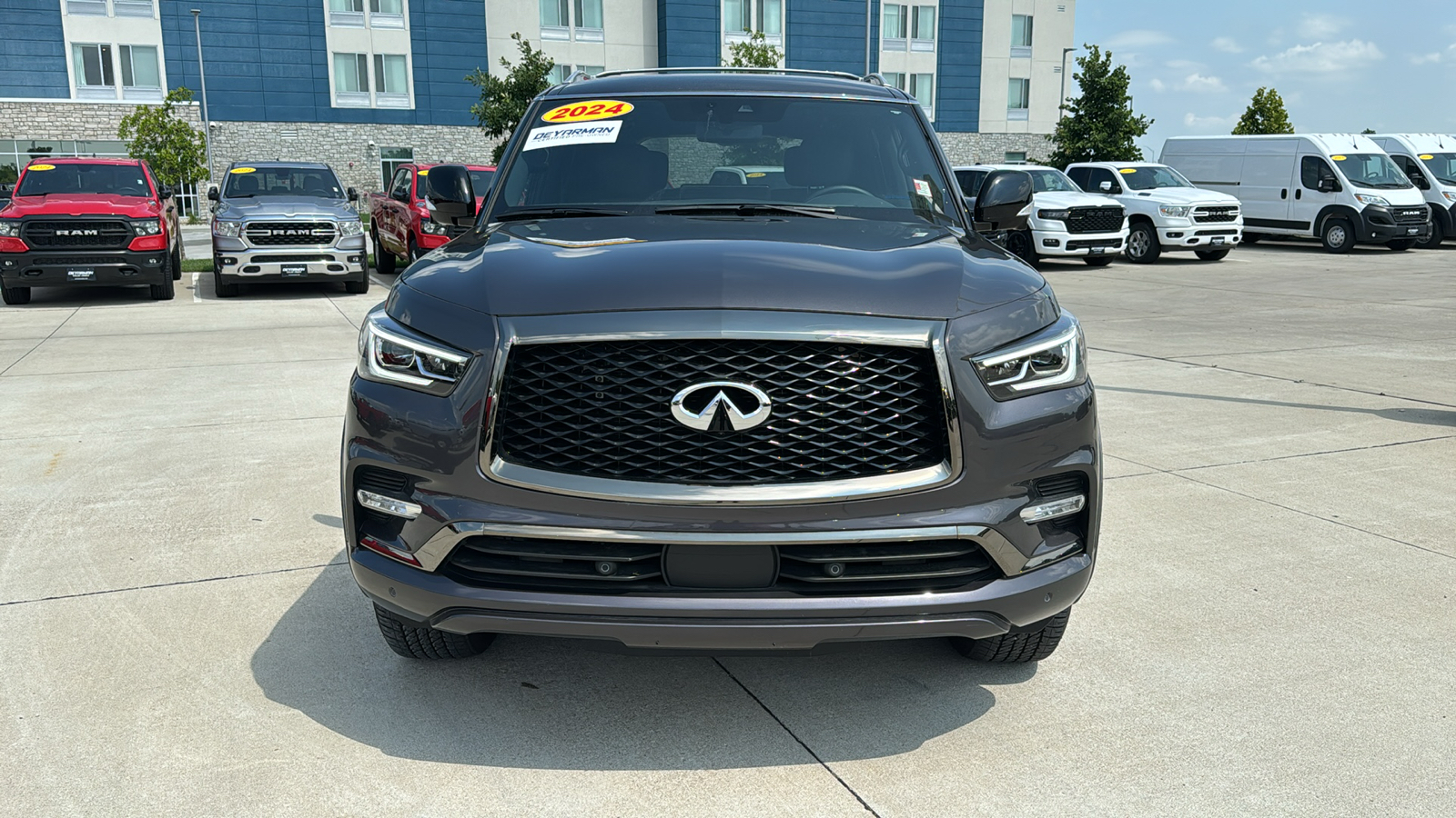 2024 INFINITI QX80 Sensory 8