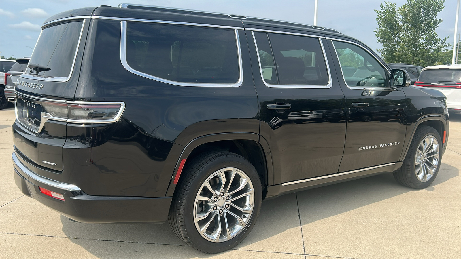 2023 Jeep Grand Wagoneer Series II 3