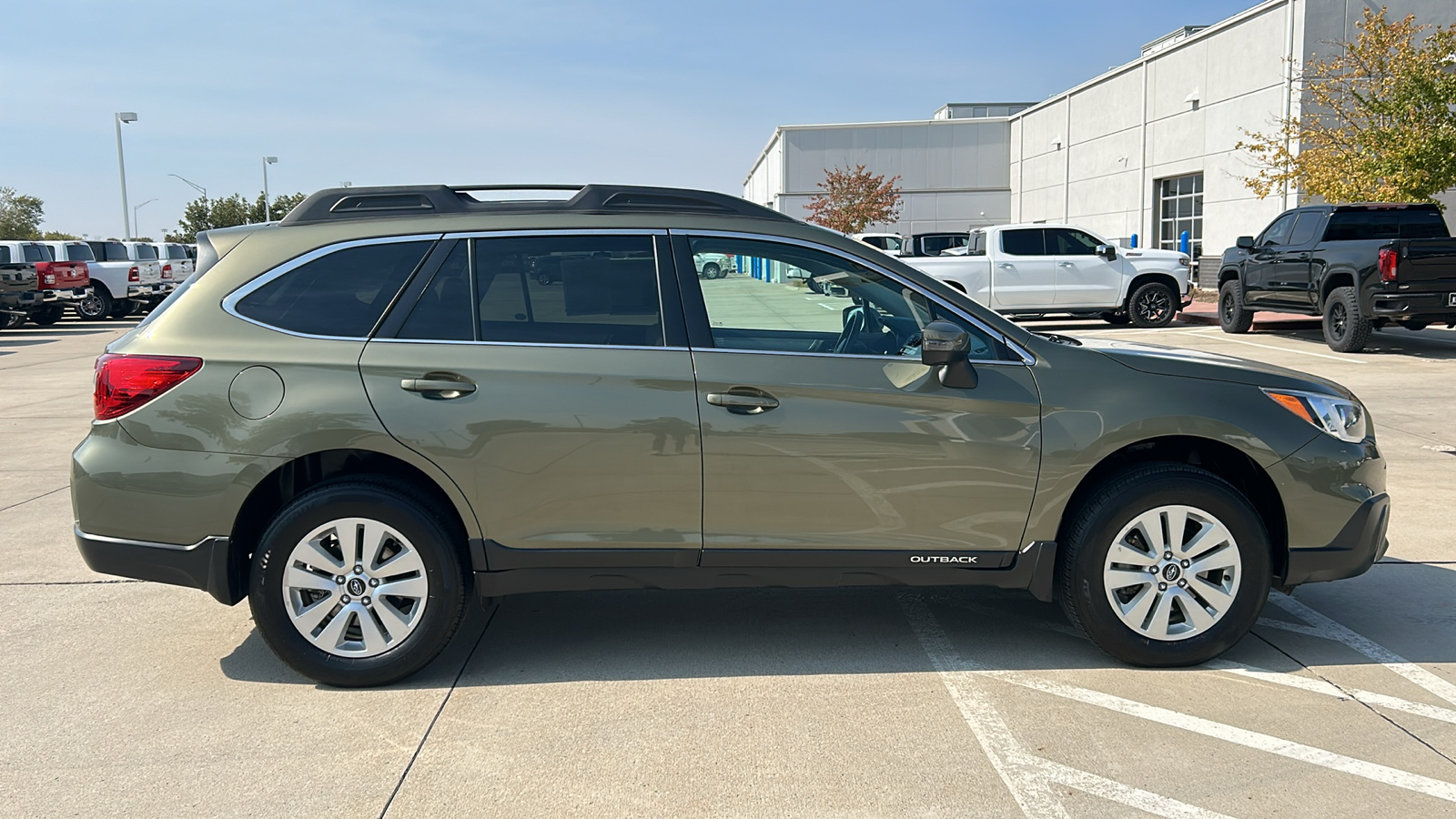 2017 Subaru Outback 2.5i Premium 2