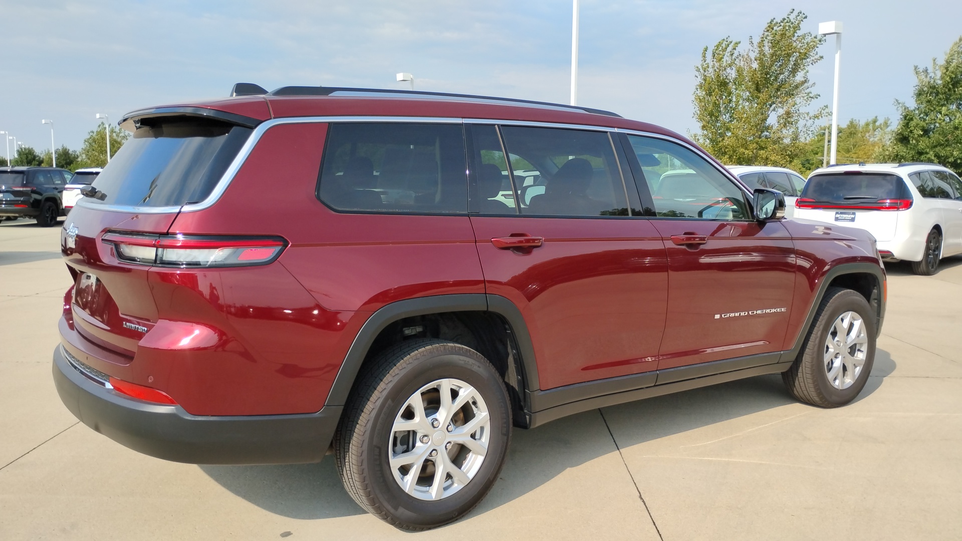 2023 Jeep Grand Cherokee L Limited 3