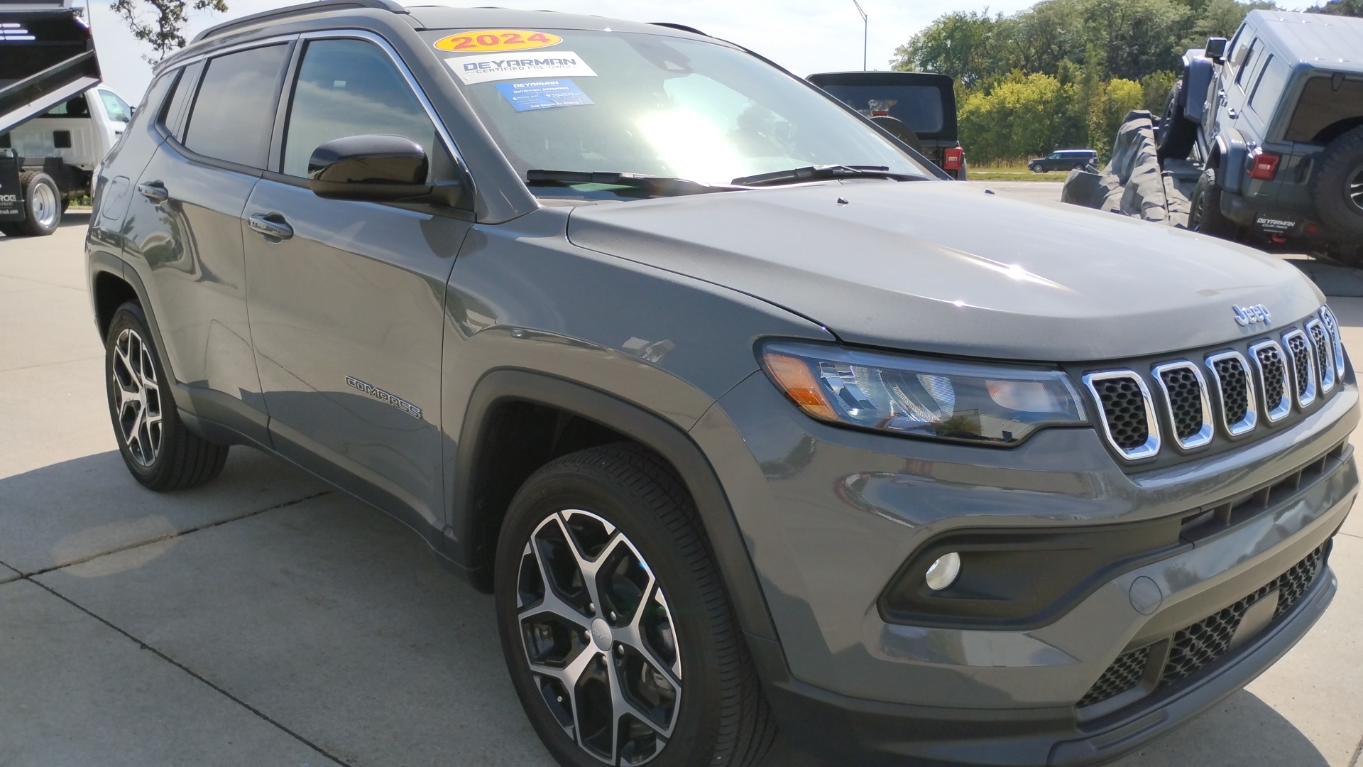 2024 Jeep Compass Latitude 1