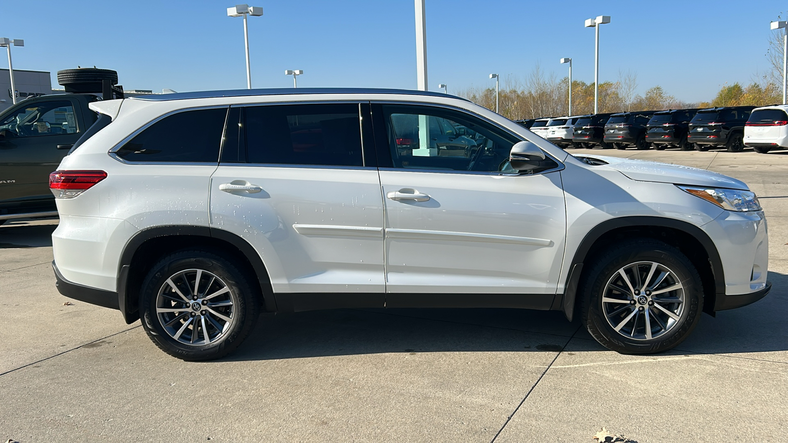 2019 Toyota Highlander XLE 2