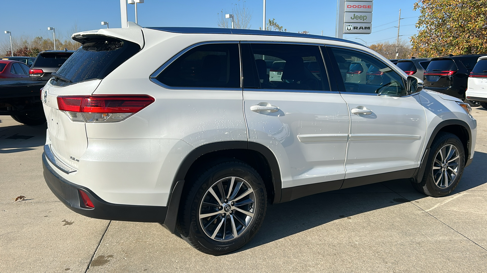 2019 Toyota Highlander XLE 3