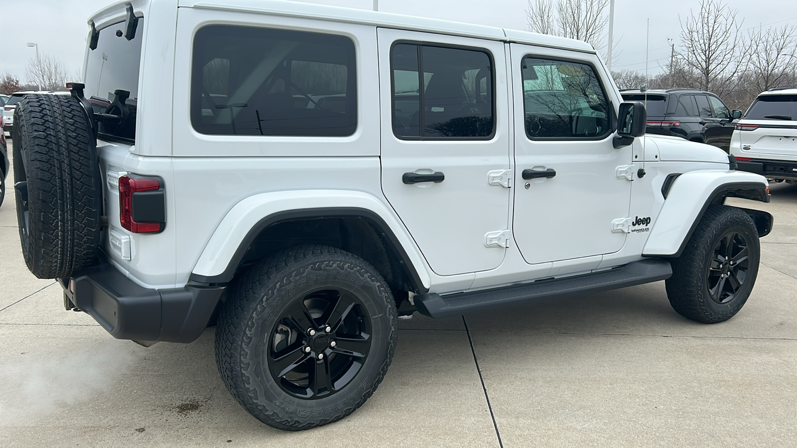 2021 Jeep Wrangler Unlimited Sahara Altitude 3