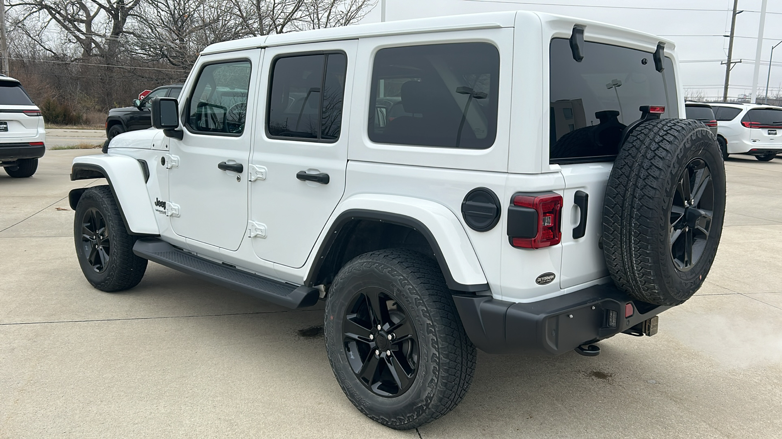 2021 Jeep Wrangler Unlimited Sahara Altitude 5