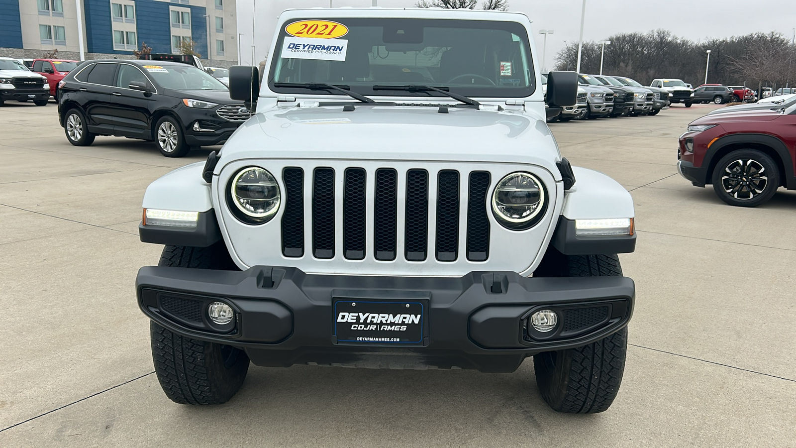 2021 Jeep Wrangler Unlimited Sahara Altitude 8