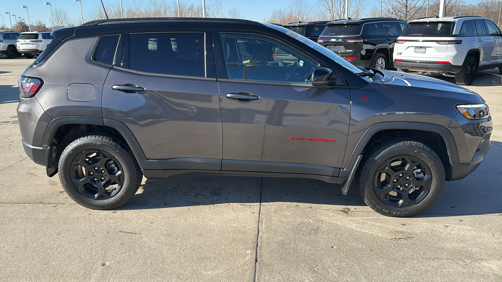 2024 Jeep Compass Trailhawk 2