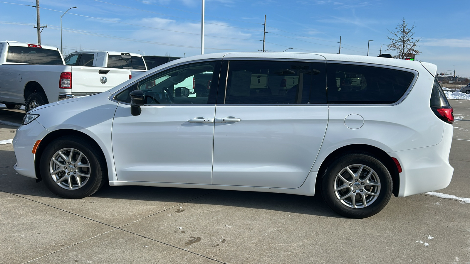 2024 Chrysler Pacifica Touring L 6