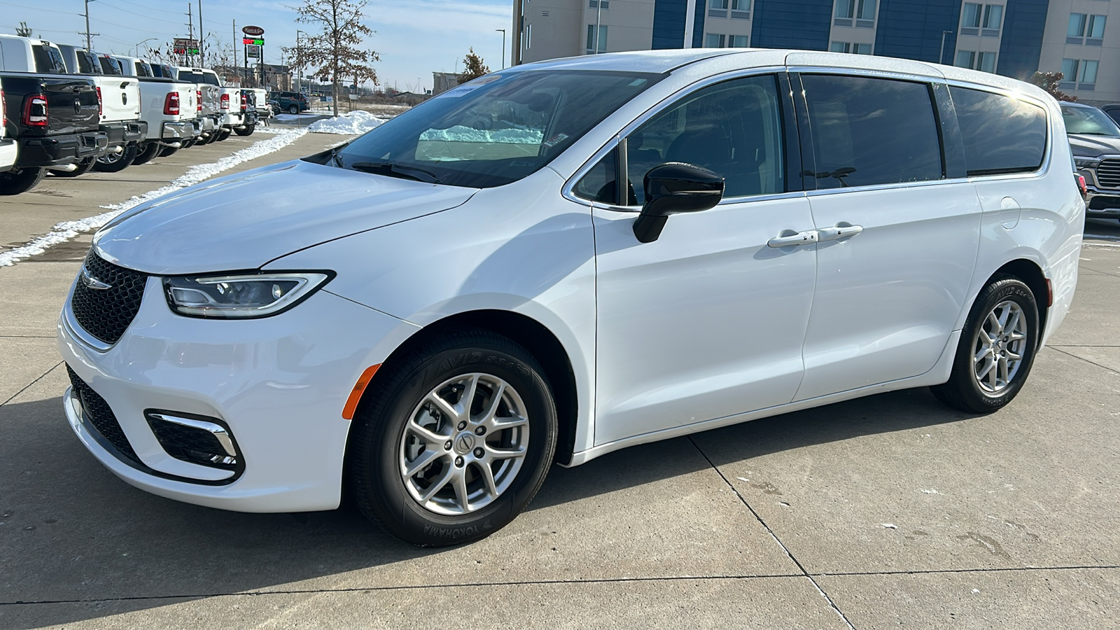 2024 Chrysler Pacifica Touring L 7