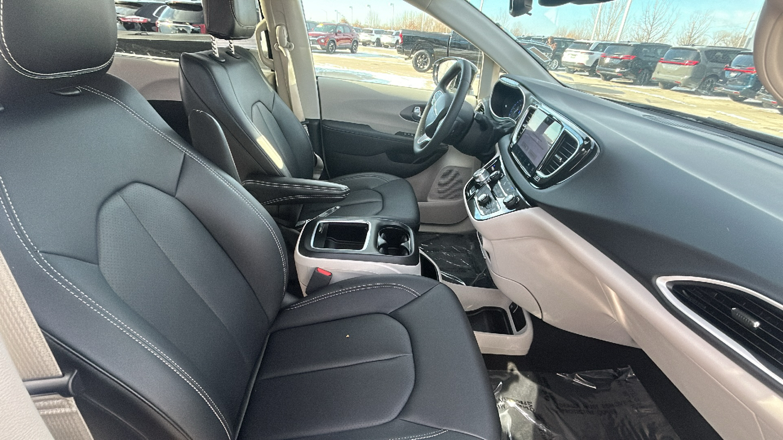 2024 Chrysler Pacifica Touring L 20