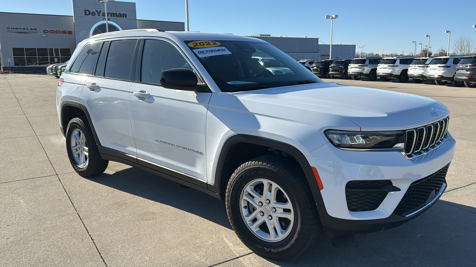 2022 Jeep Grand Cherokee Laredo 1