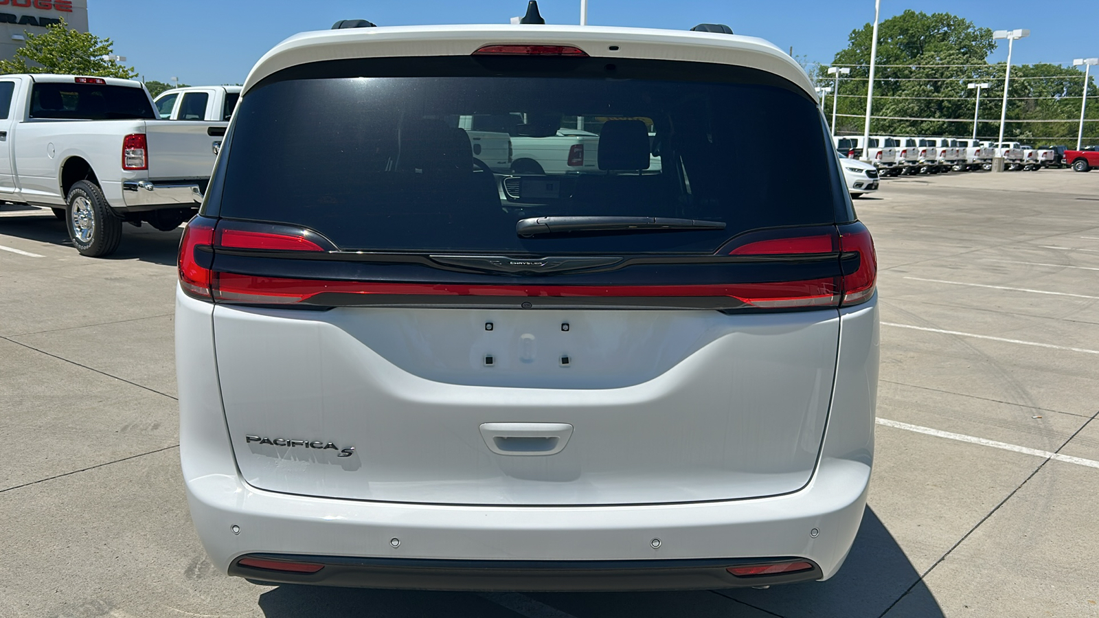 2024 Chrysler Pacifica Touring L 4