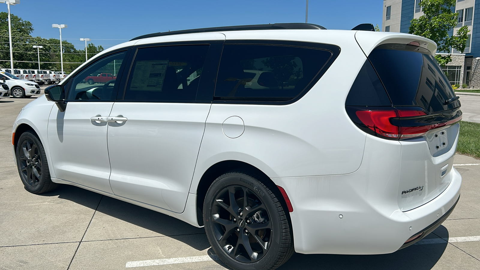 2024 Chrysler Pacifica Touring L 5