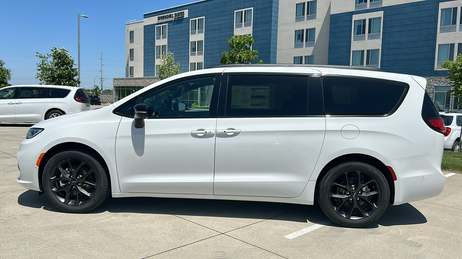 2024 Chrysler Pacifica Touring L 6