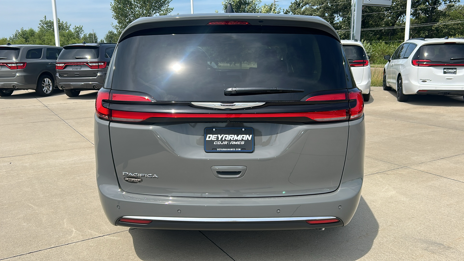 2024 Chrysler Pacifica Limited 4