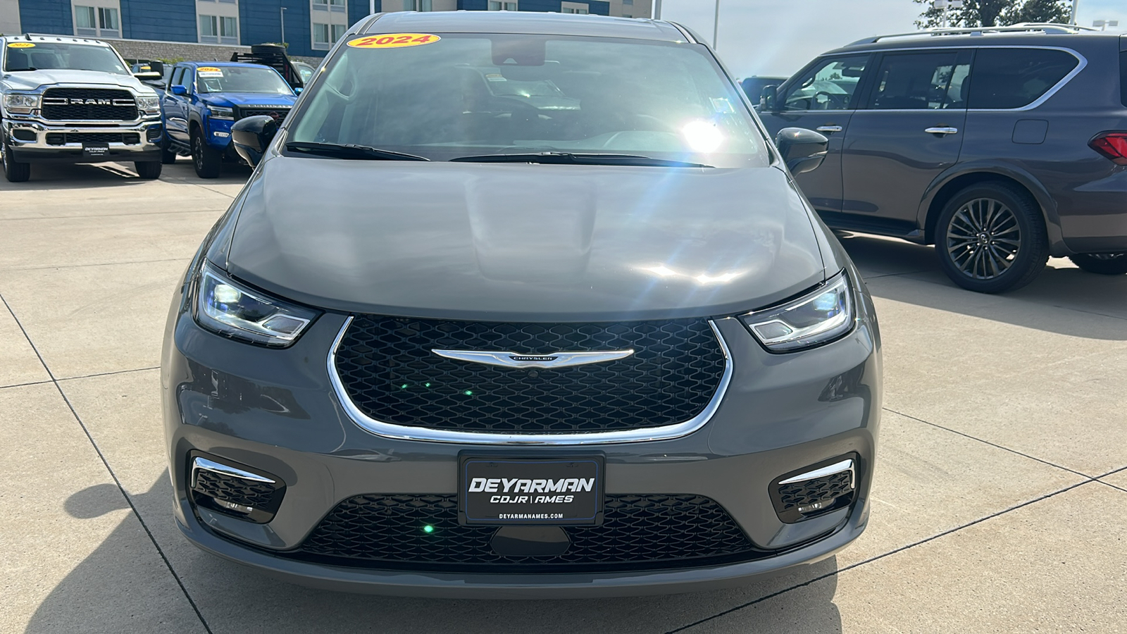 2024 Chrysler Pacifica Limited 8