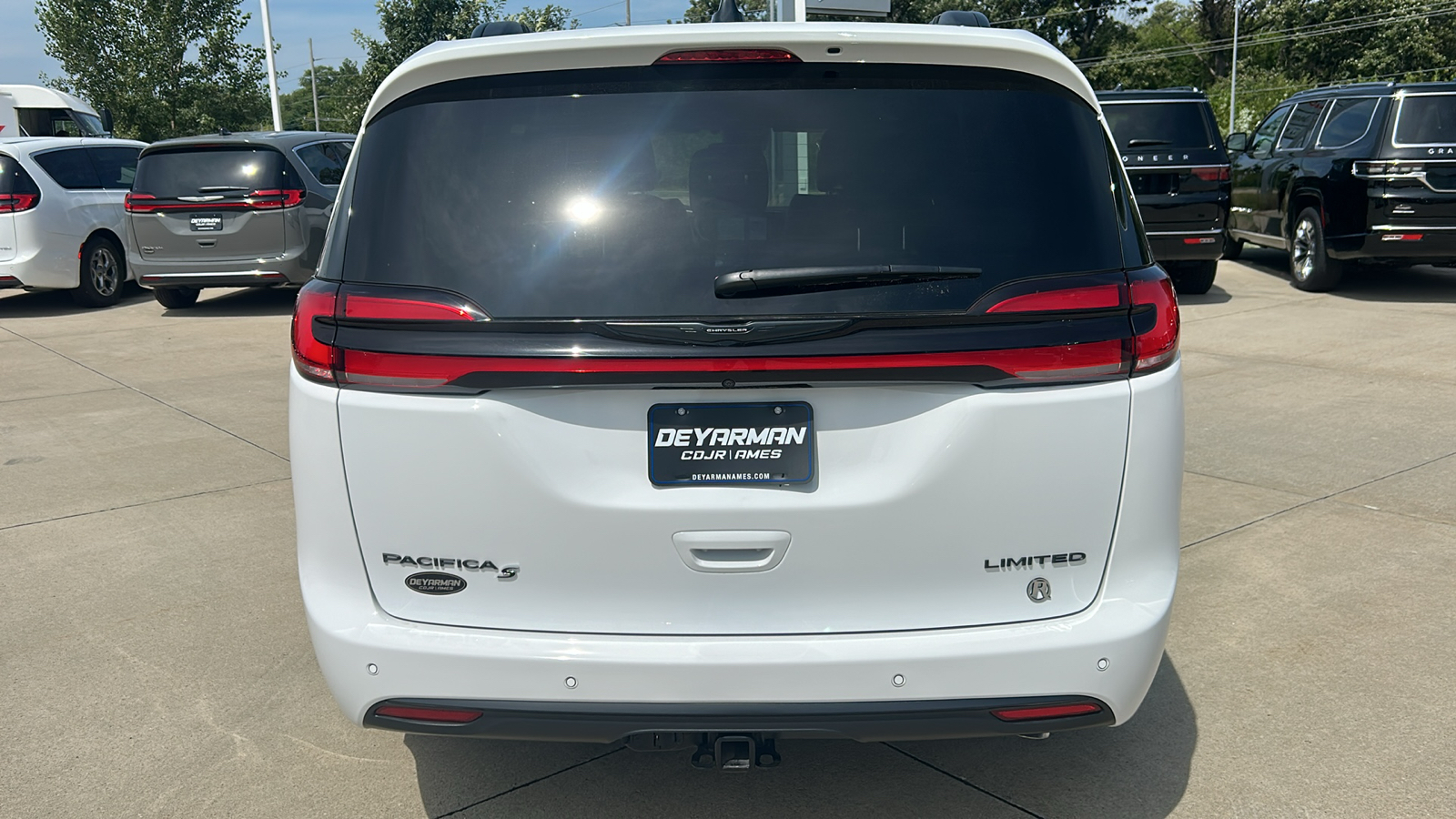 2024 Chrysler Pacifica Limited 46