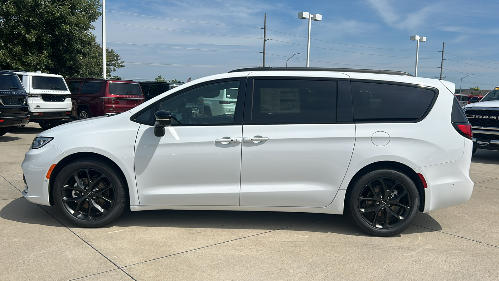 2024 Chrysler Pacifica Limited 48