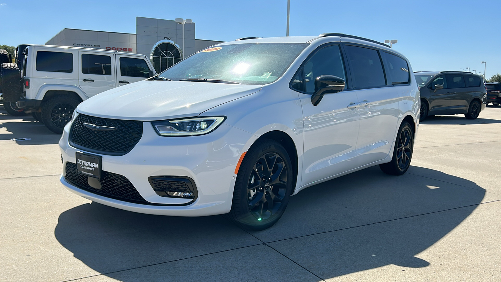 2024 Chrysler Pacifica Touring L 7