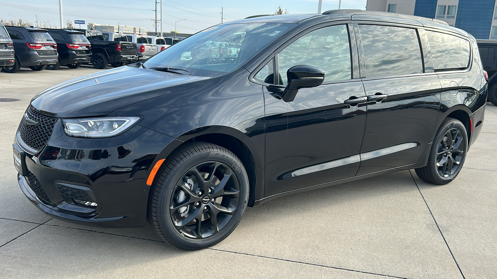 2025 Chrysler Pacifica Limited 7