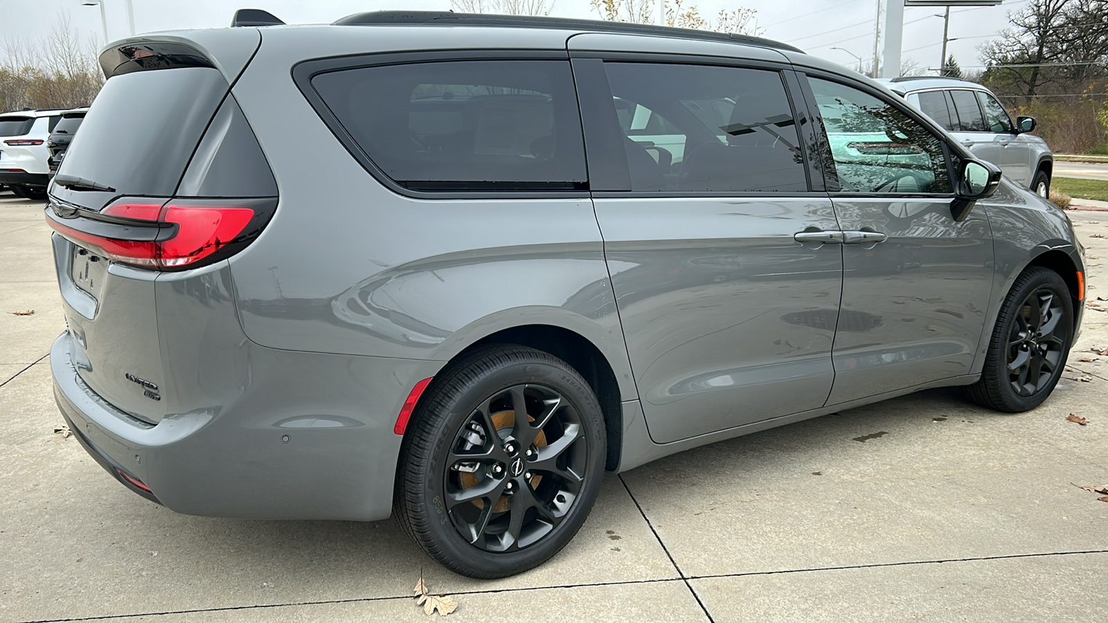 2025 Chrysler Pacifica Limited 3