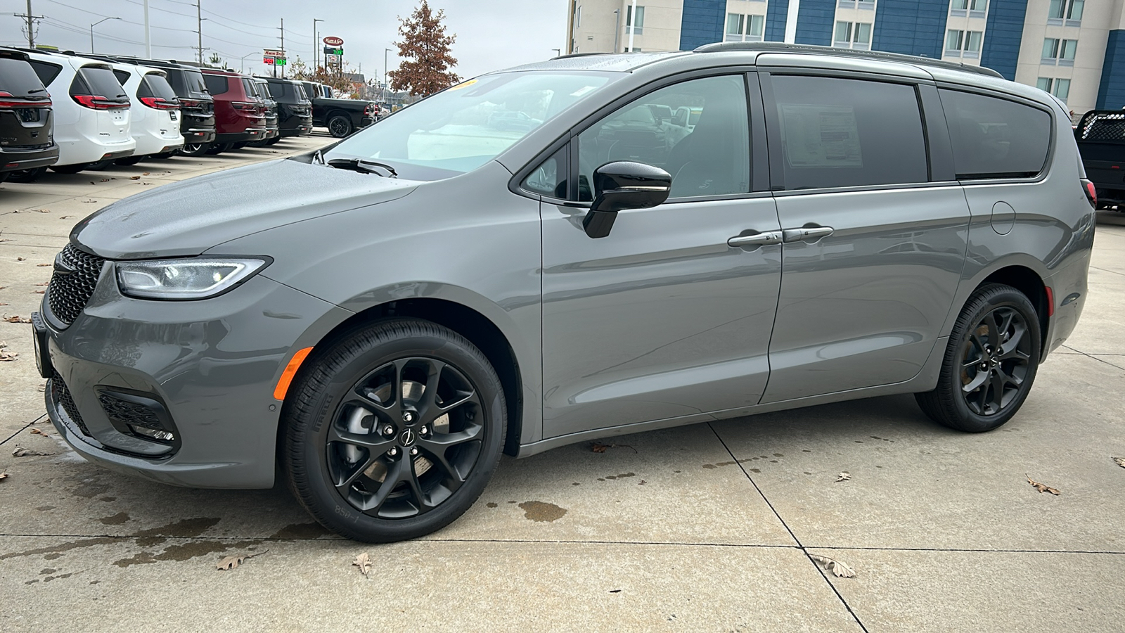 2025 Chrysler Pacifica Limited 7