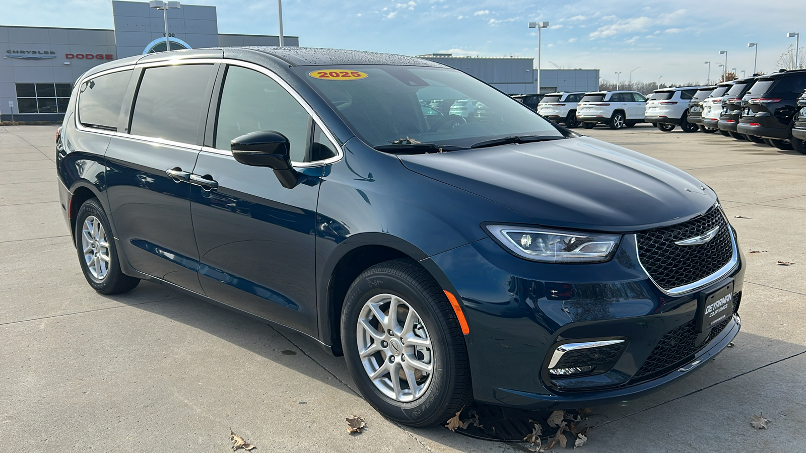 2025 Chrysler Pacifica  1