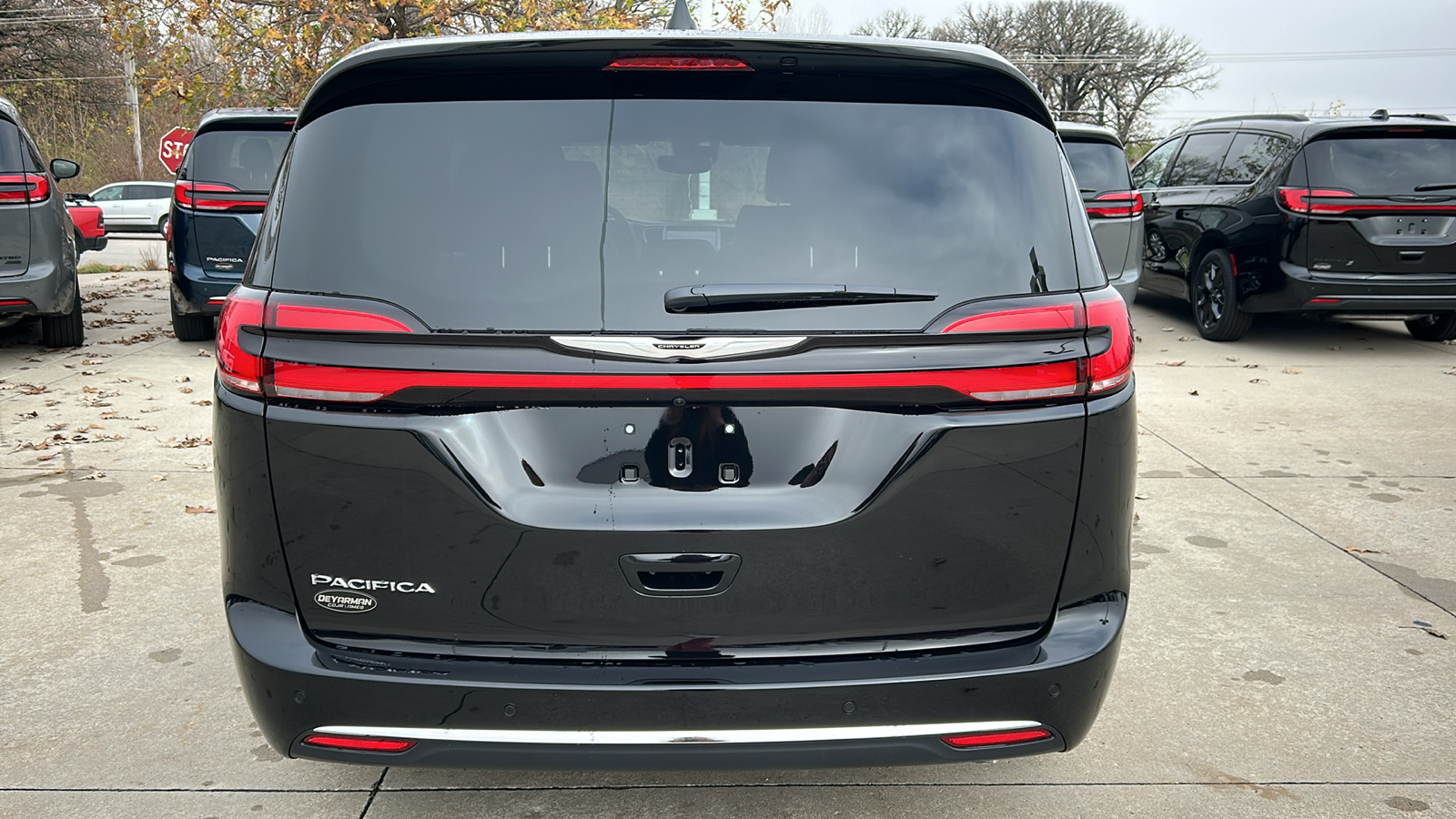 2025 Chrysler Pacifica  4