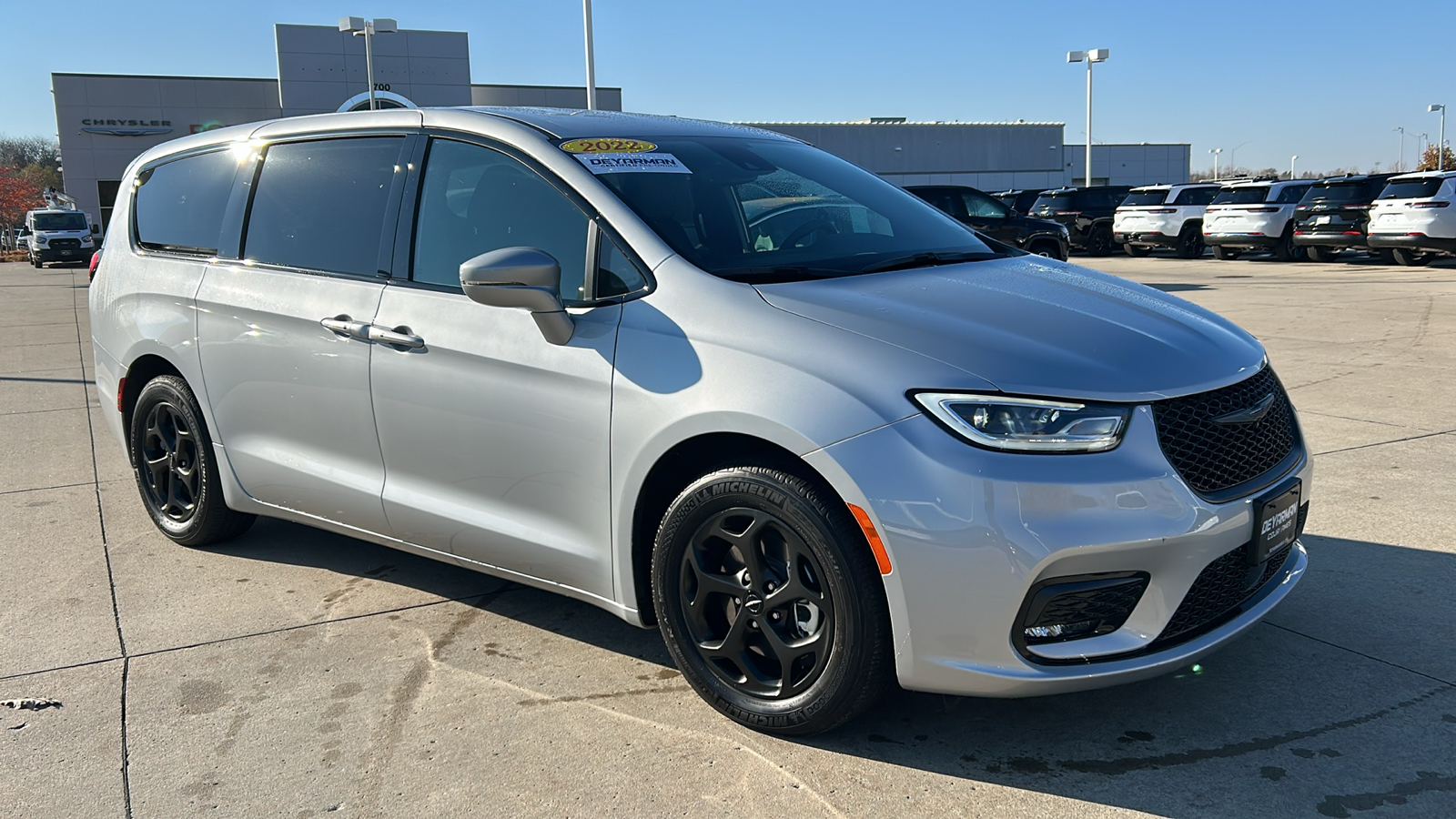 2022 Chrysler Pacifica Hybrid Touring L 1