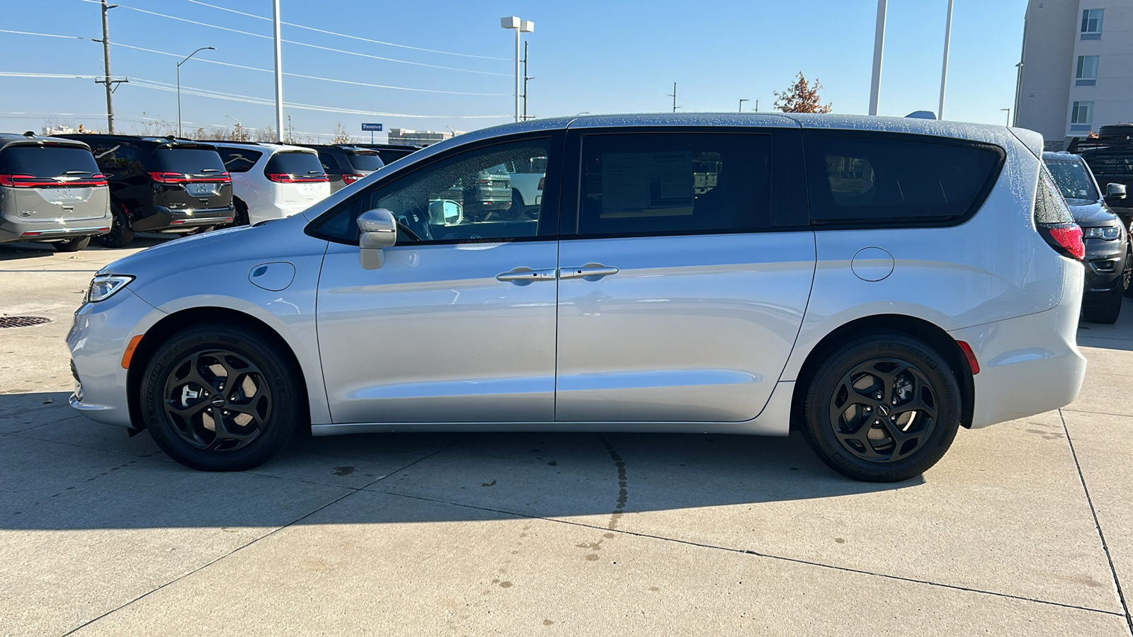 2022 Chrysler Pacifica Hybrid Touring L 6