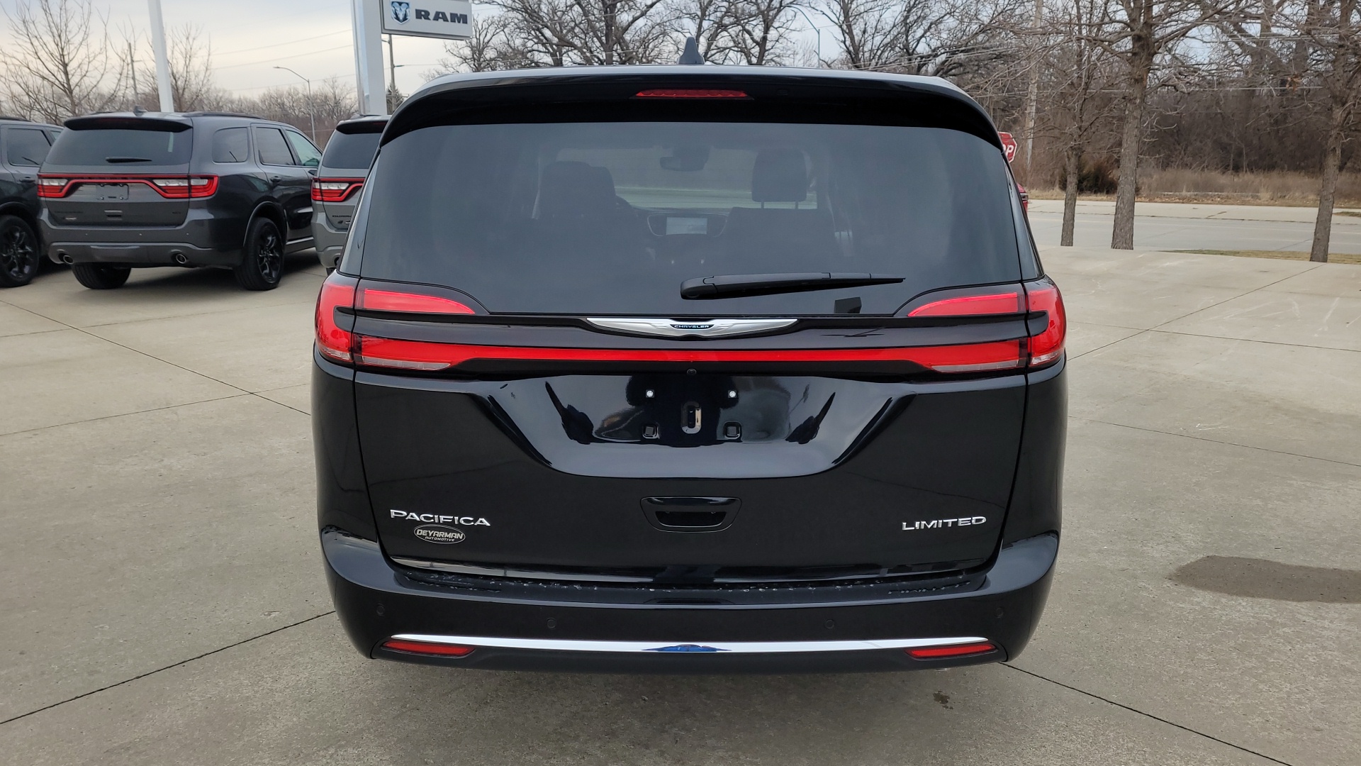 2024 Chrysler Pacifica Limited 4