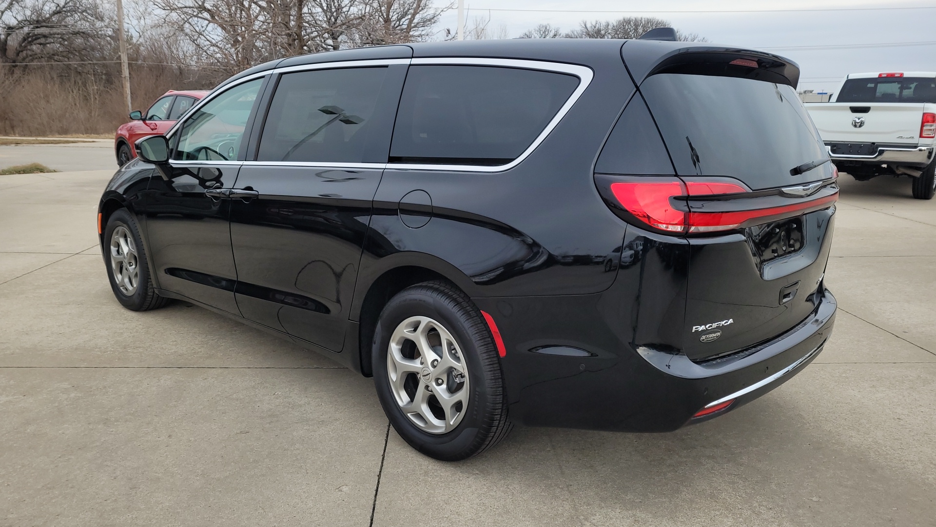 2024 Chrysler Pacifica Limited 5