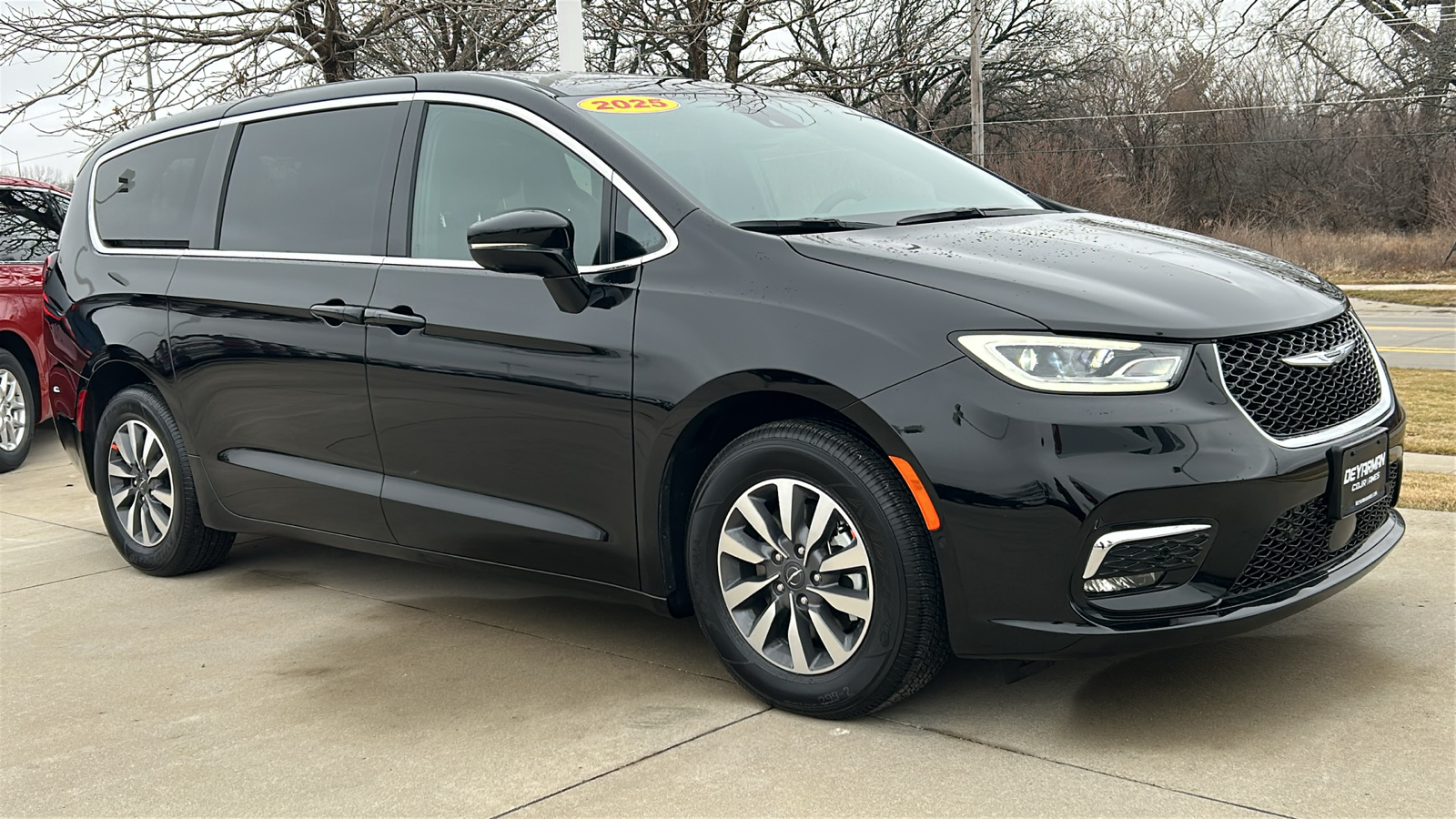 2025 Chrysler Pacifica Hybrid Select 1