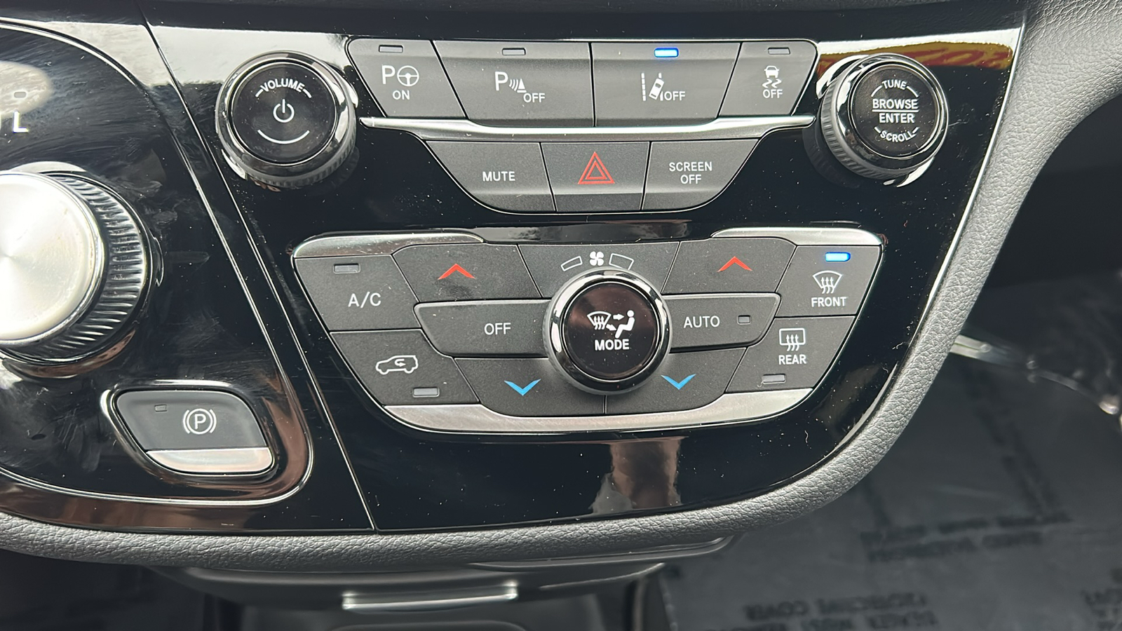 2025 Chrysler Pacifica Hybrid Select 37