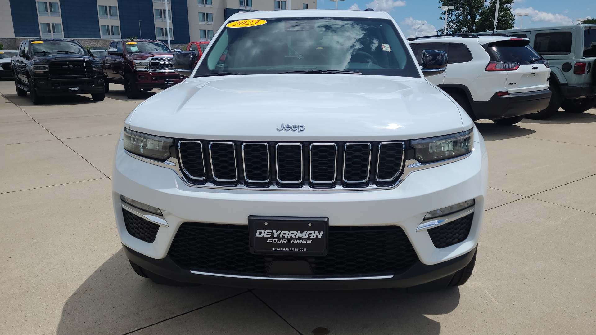 2023 Jeep Grand Cherokee Base 4xe 8