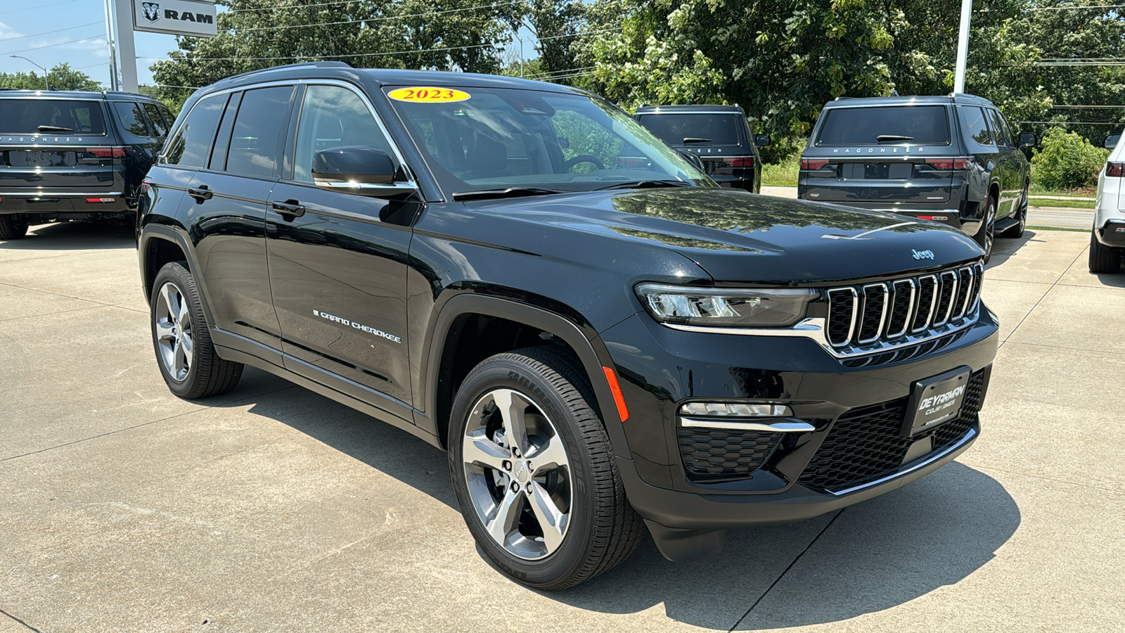 2023 Jeep Grand Cherokee Base 4xe 1