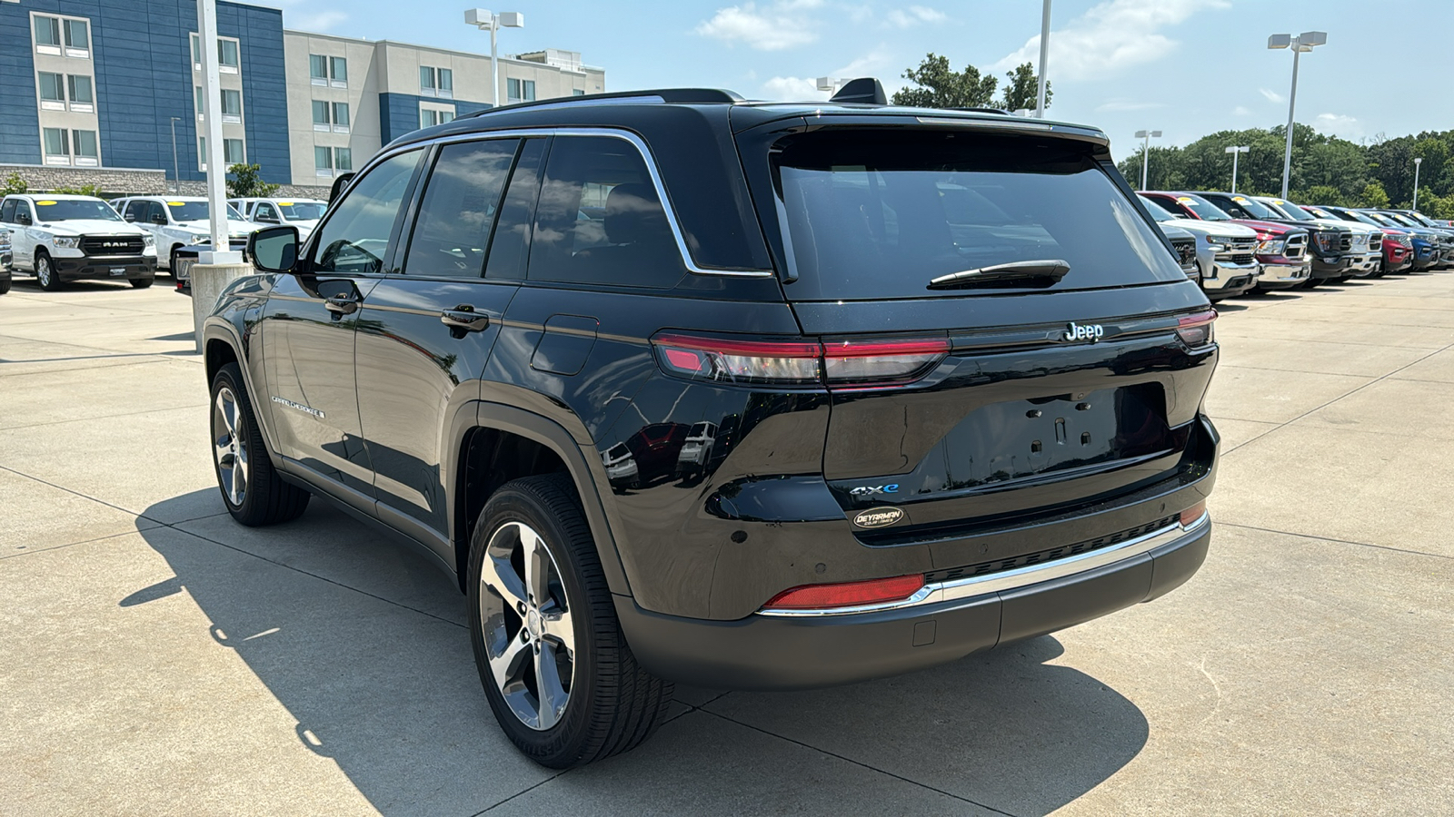 2023 Jeep Grand Cherokee Base 4xe 5