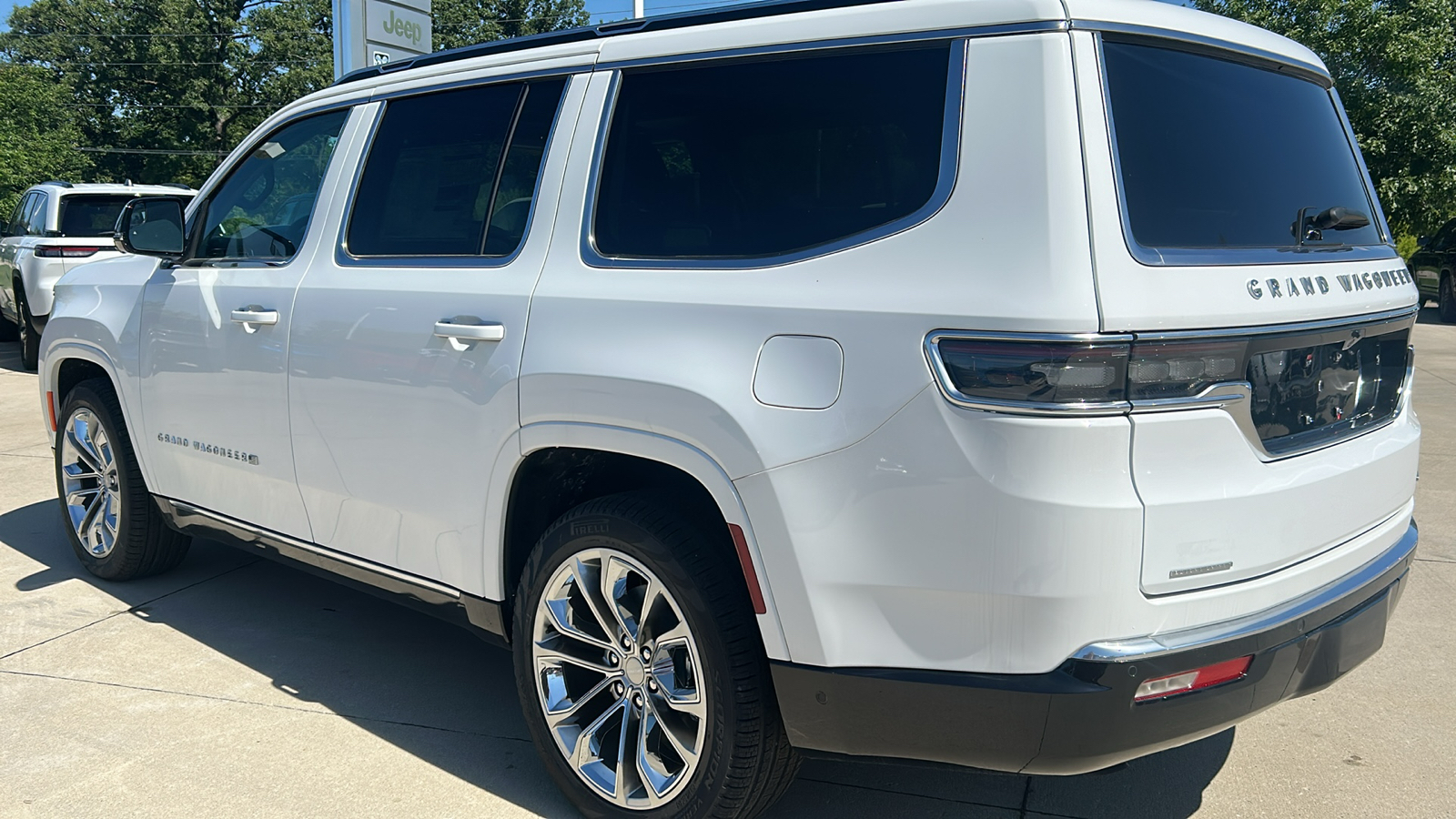 2023 Jeep Grand Wagoneer Series II 5