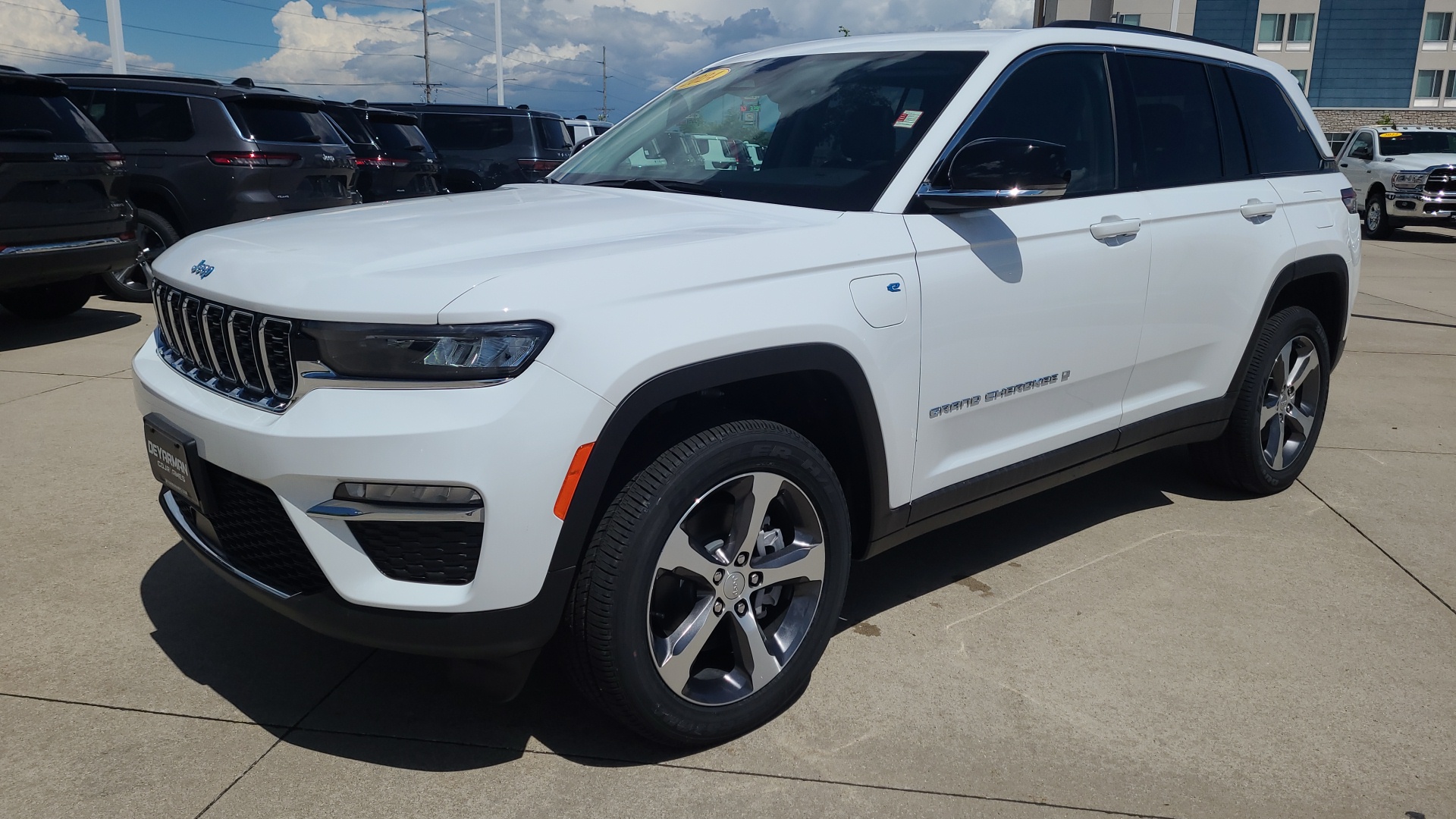 2024 Jeep Grand Cherokee  7