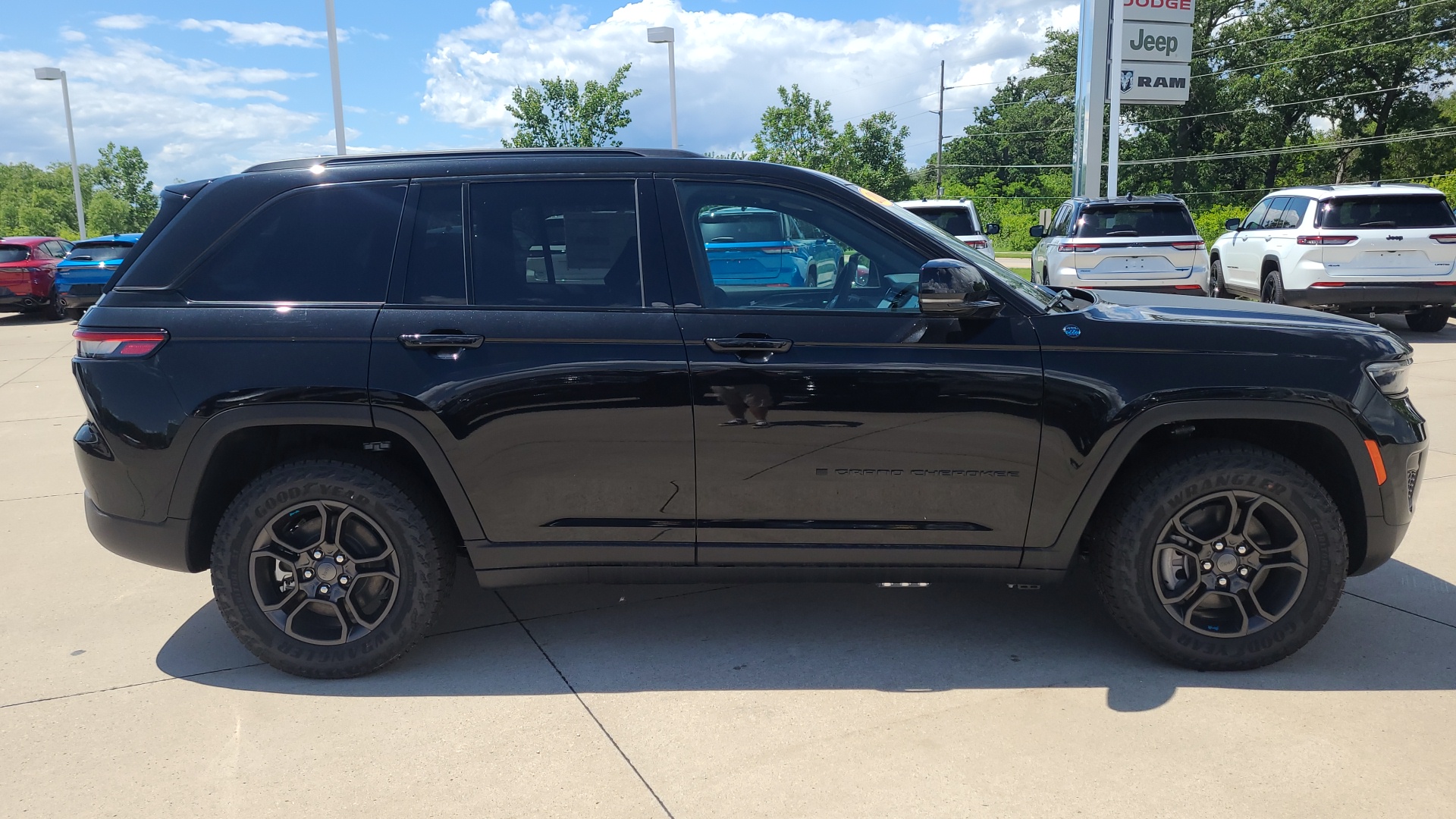 2024 Jeep Grand Cherokee Trailhawk 4xe 2