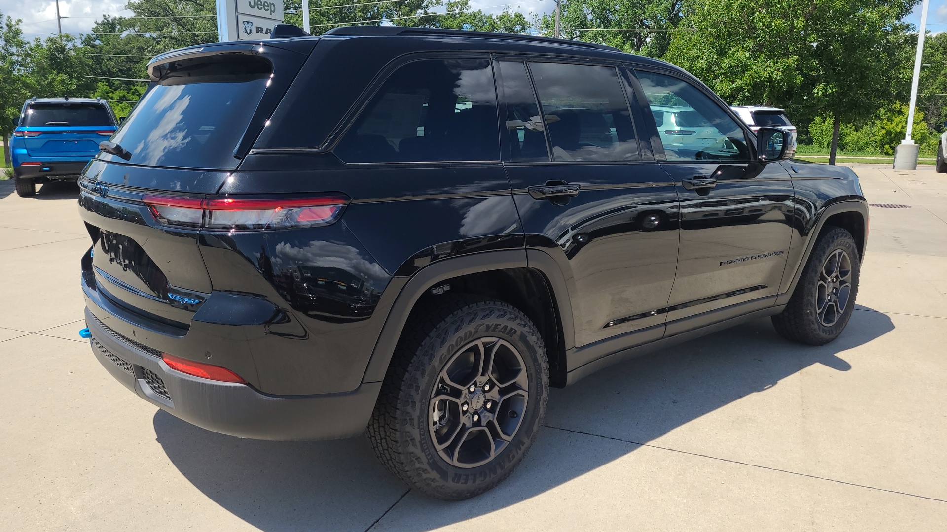 2024 Jeep Grand Cherokee Trailhawk 4xe 3